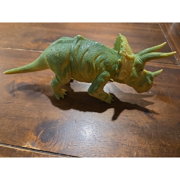Safari Other - TRICERATOPS Dinosaur SAFARI LTD Realistic Prehistoric Jurassic